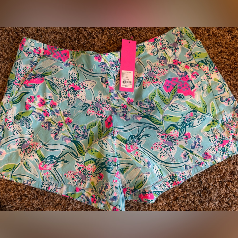 Lilly Pulitzer Ocean View Short
Size Large